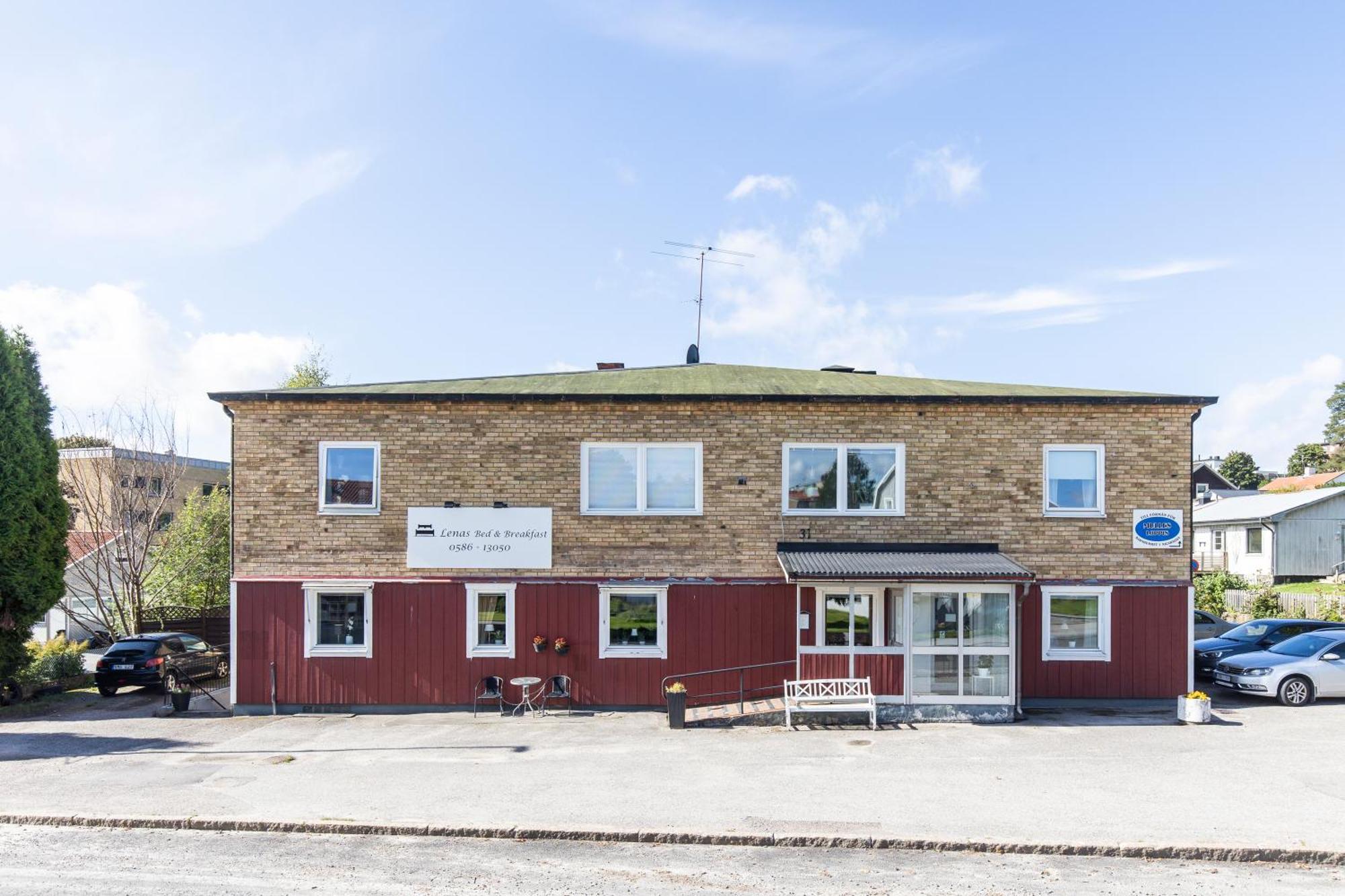 Degerfors Lenas Bed & Breakfast מראה חיצוני תמונה